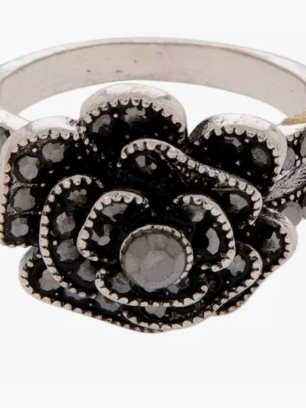 Vintage-Style Black Flower Statement Ring